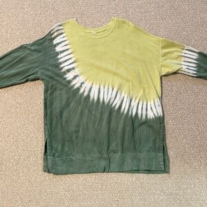 Old Navy Women's Oversized Boyfriend
Tie-Dye Crewneck Sweatshirt